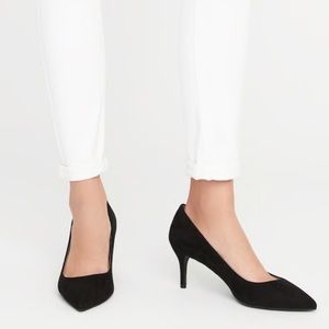 2-in black faux suede pumps